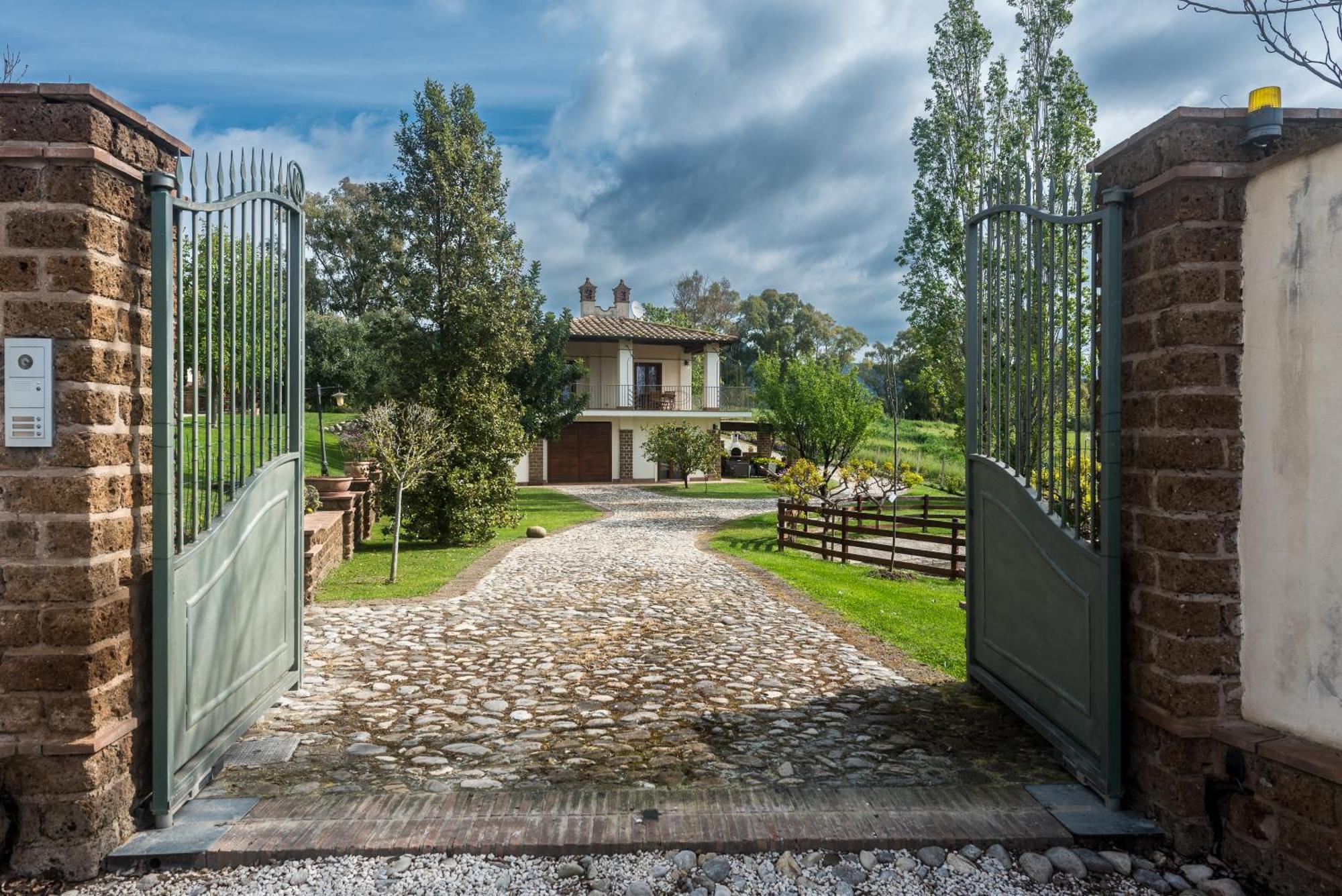 Villa Gli Eucalipti チェルヴェーテリ エクステリア 写真